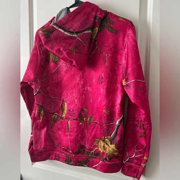 Realtree Xtra Colors, Rare, Unique, Limited, Pink Camo Hoodie, Savage Graphic, M - Picture 4 of 6